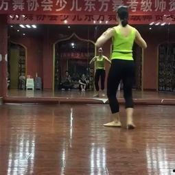 成人齐舞致青春舞蹈视频